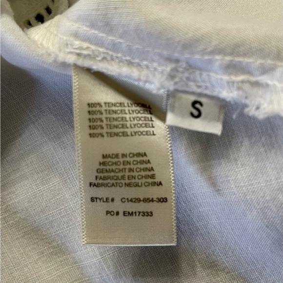 CLOTH & STONE, WHITE, HI-LOW TOP. V-NECK, LONG BELL SLEEVE. 100% TENCEL. SIZE S - Picture 4 of 4